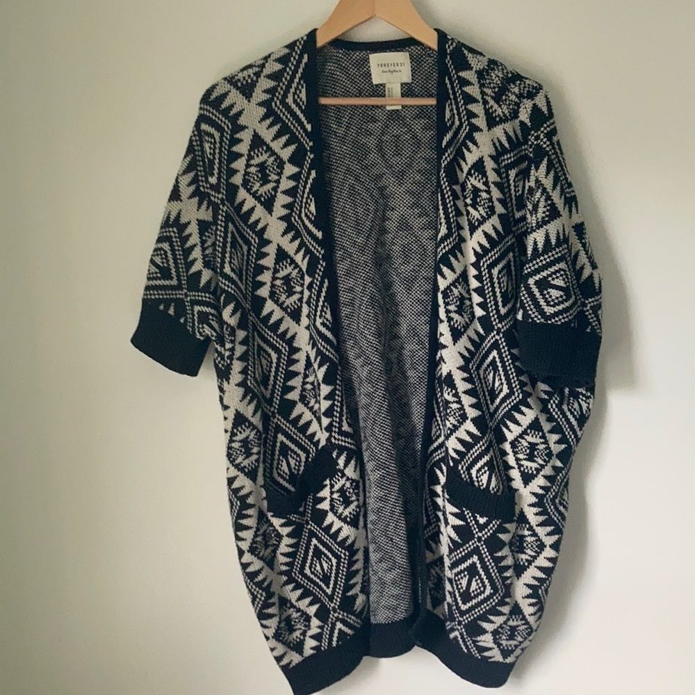 Forever 21 Half Sleeve Native Western Oversized Cardigan Sweater Size Small